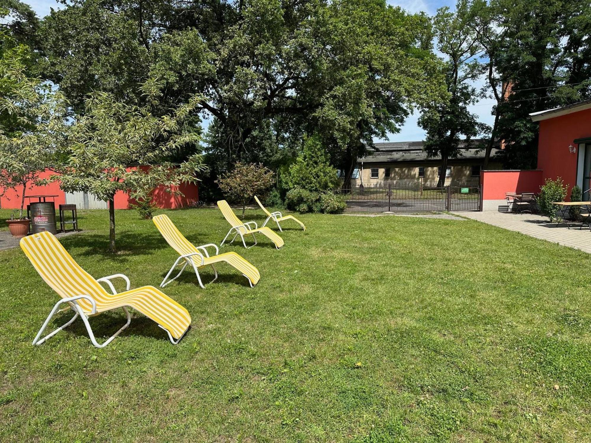 Bed & Breakfast Am Waldguertel Форст Екстер'єр фото