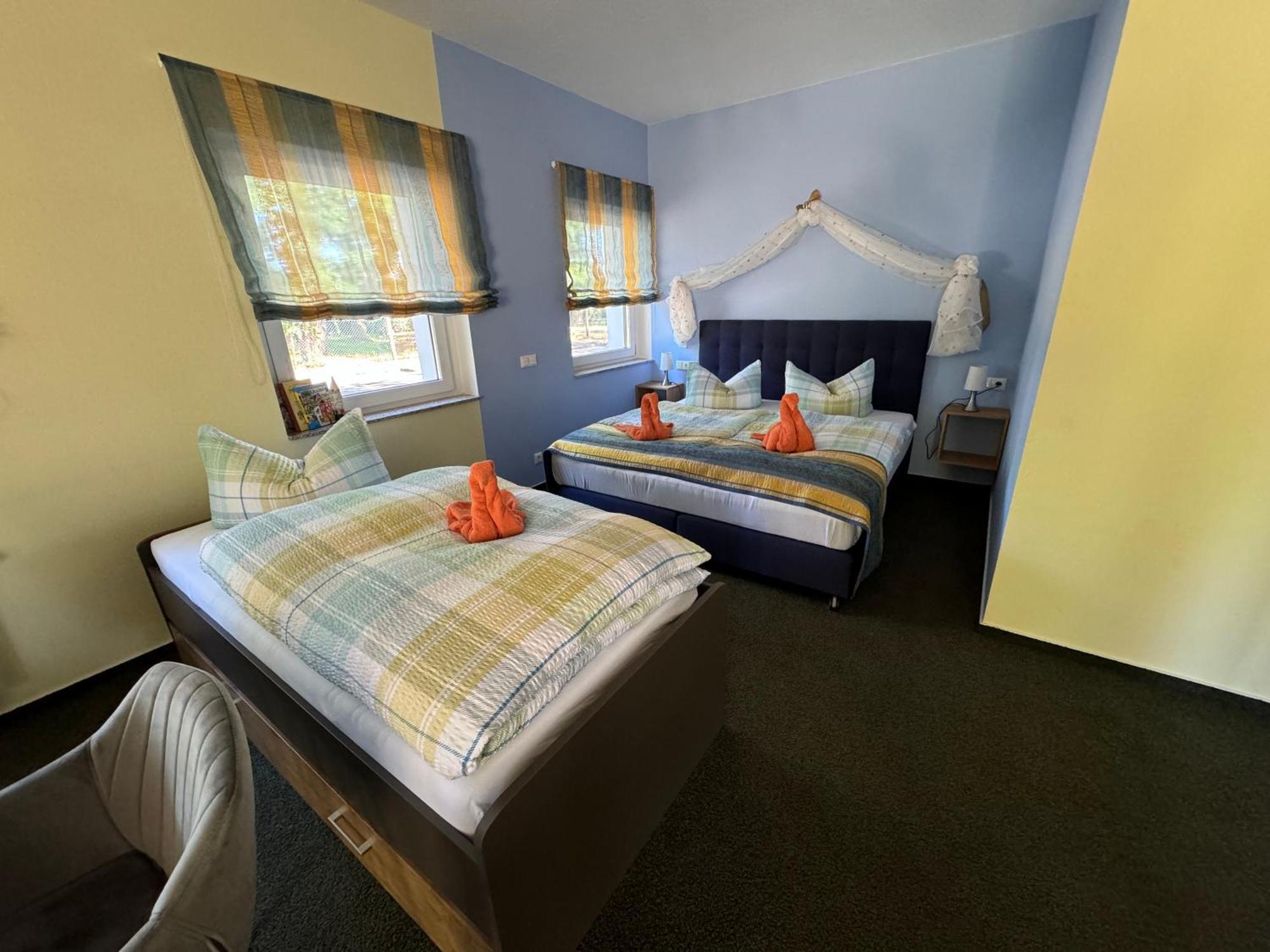 Bed & Breakfast Am Waldguertel Форст Екстер'єр фото